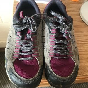 Columbia hiking shoes